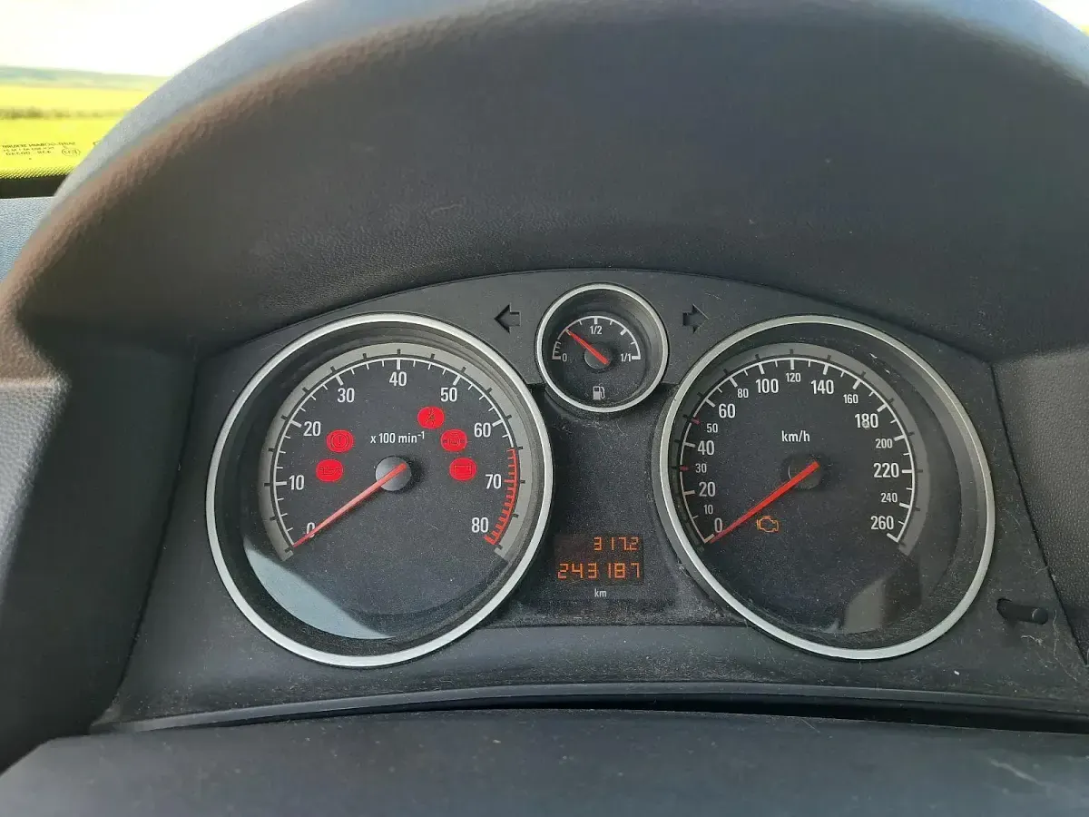Gebraucht Opel Astra 115 PS (84 kW) 2009 Grau Limousine