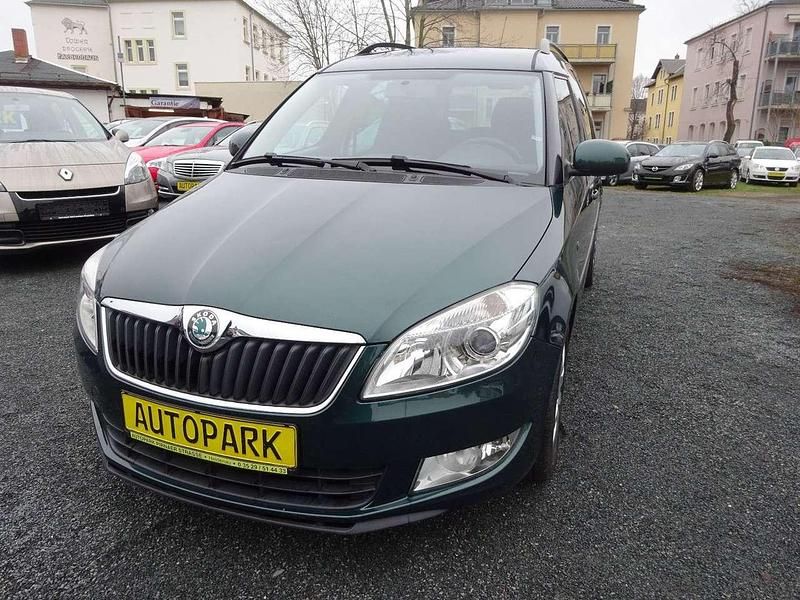 Grün Gebraucht 2010 Skoda Roomster Style Kombi | 5.900 € (Teuer) - Bild 1/4