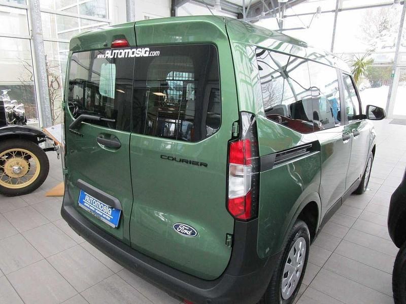 Neu Ford Transit Trend 101 PS (74 kW) 2026 Grün Van / Kleinbus