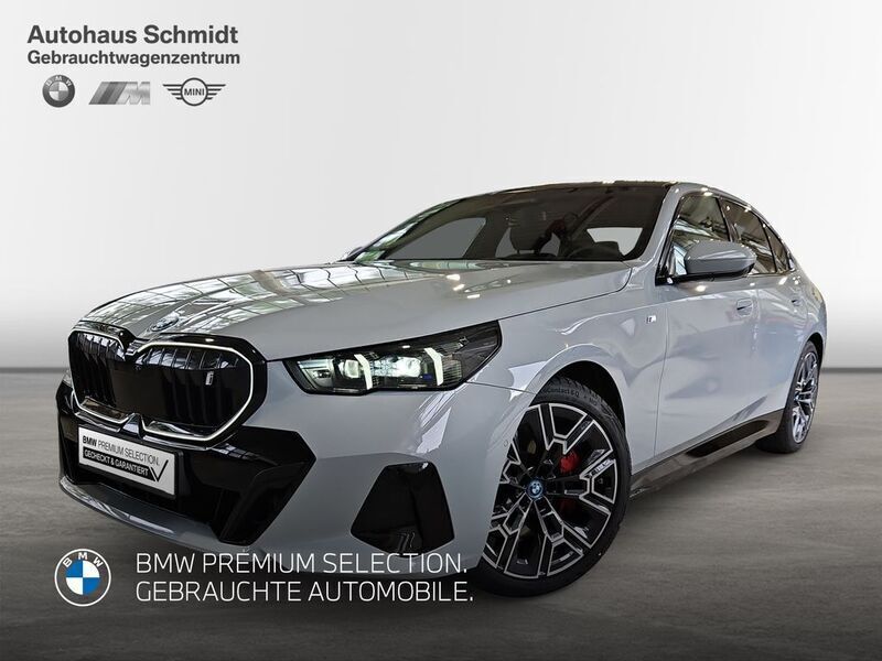 M brooklyn grau Gebraucht 2024 BMW i5 M Sport Limousine | 62.990 € (Fairer Preis) - Bild 1/4