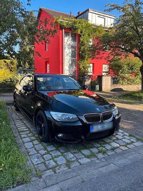 Schwarz Gebraucht 2011 BMW 325 M Sport Coupé | 10.100 € (Fairer Preis) - Bild 1/4