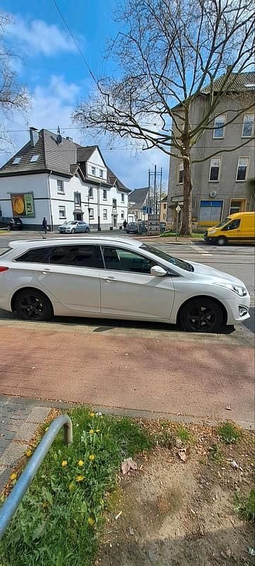 Gebraucht Hyundai i40 177 PS (130 kW) 2012 Weiß Kombi