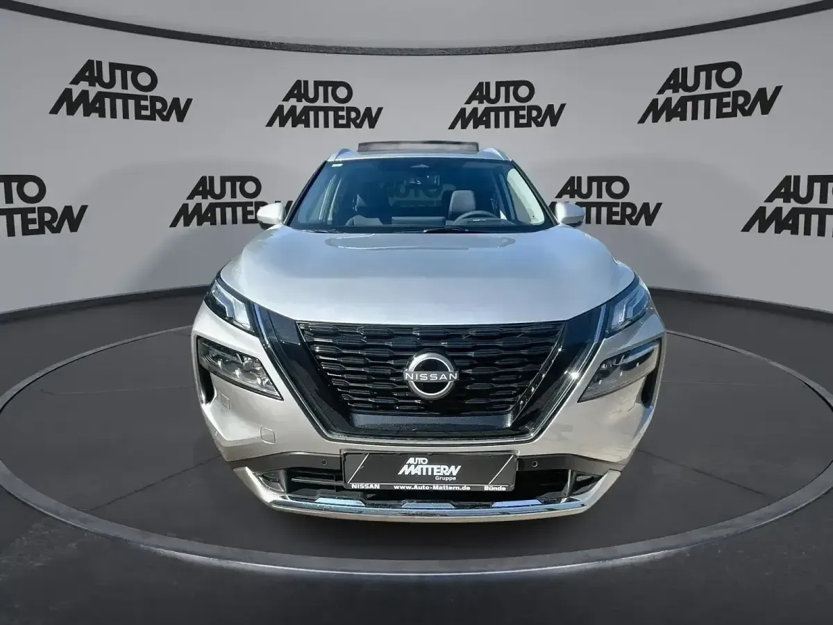 Neu Nissan X-Trail Tekna+ 213 PS (156 kW) 2026 Silber SUV