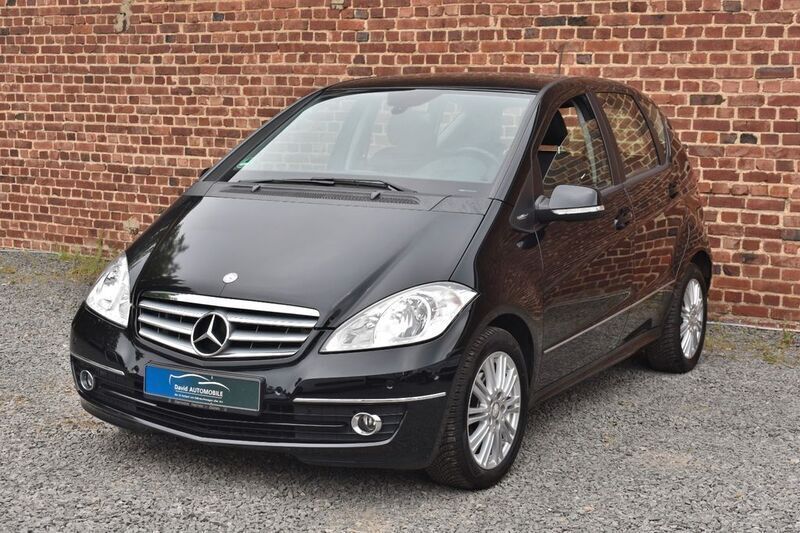 Schwarz Gebraucht 2011 Mercedes A180 Elegance Van / Kleinbus | 6.990 € (Fairer Preis) - Bild 1/4