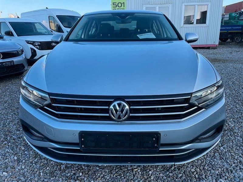 Gebraucht VW Passat Elegance 150 PS (110 kW) 2021 Silber Limousine