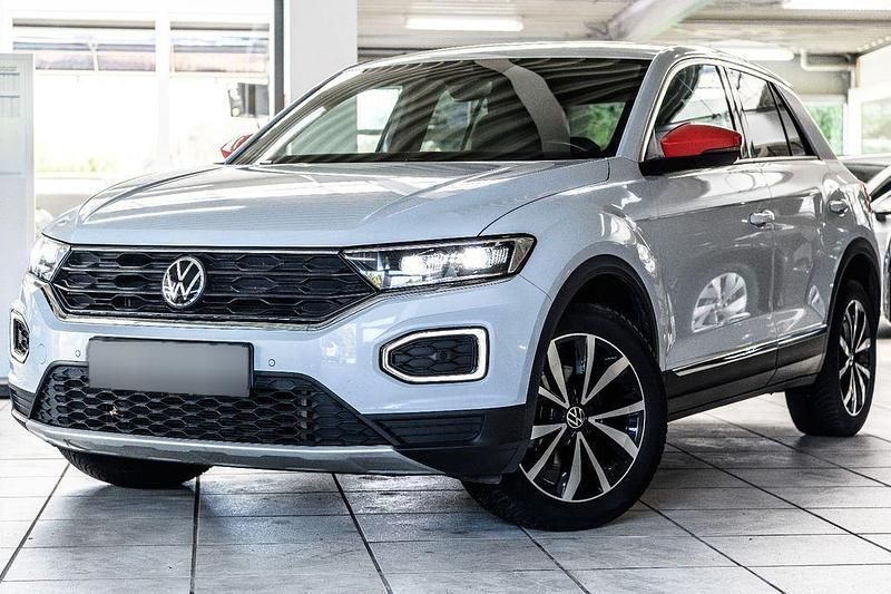 Weiß metallic Gebraucht 2021 VW T-Roc Sportline SUV | 26.780 € (Etwas zu teuer) - Bild 1/4