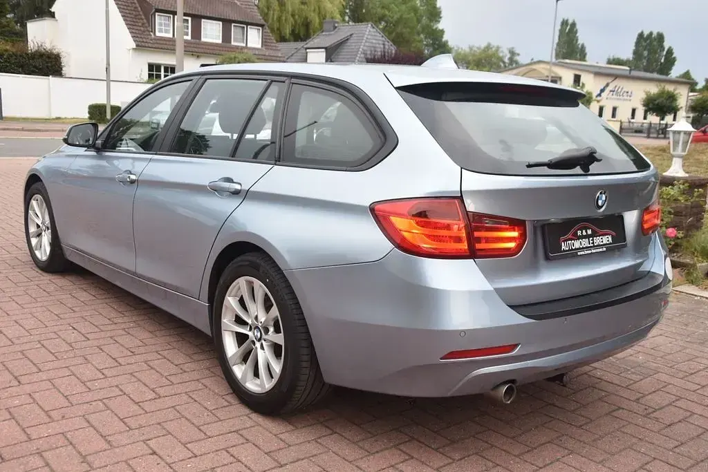 Gebraucht BMW 320 Comfort Edition 184 PS (135 kW) 2013 Blau Kombi