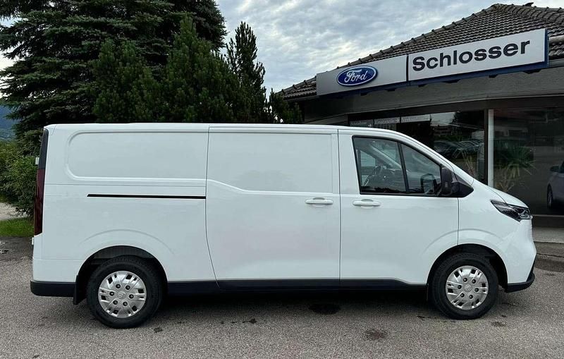 Gebraucht Maxus eDeliver 7 150 kW (204 PS) 2024 Warm white Van