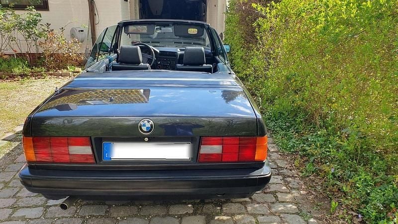 Gebraucht BMW 318 113 PS (83 kW) 1993 Schwarz Cabrio