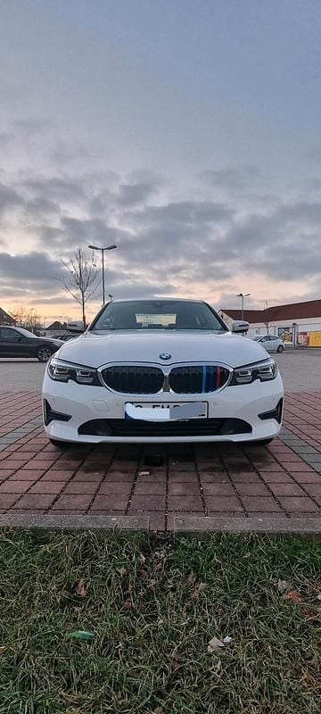 Gebraucht BMW 318 Advantage 150 PS (110 kW) 2021 Weiß Limousine