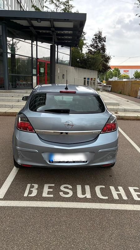 Blau Gebraucht 2005 Opel Astra GTC Coupé | 3.000 € (Fairer Preis) - Bild 1/4