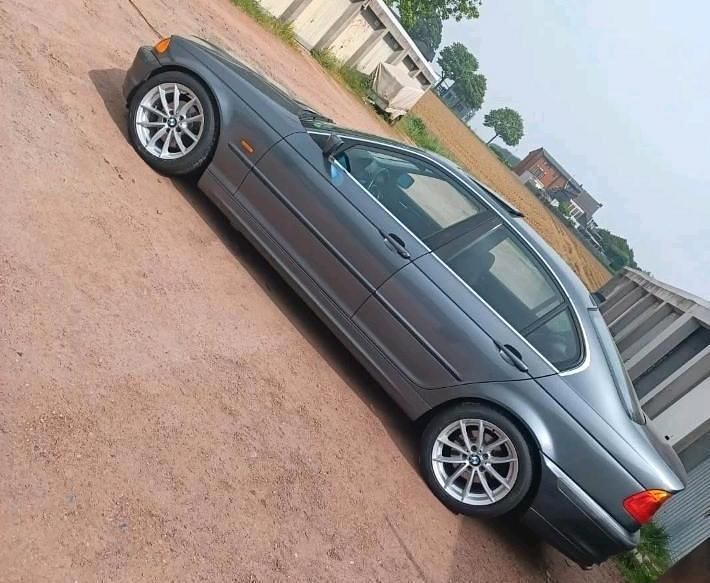 Gebraucht 2001 BMW 325 Limousine | 2.750 € (Guter Preis) - Bild 1/4