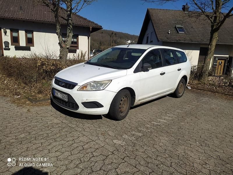 Weiß Gebraucht 2009 Ford Focus Kombi | 250 € (Superpreis) - Bild 1/3