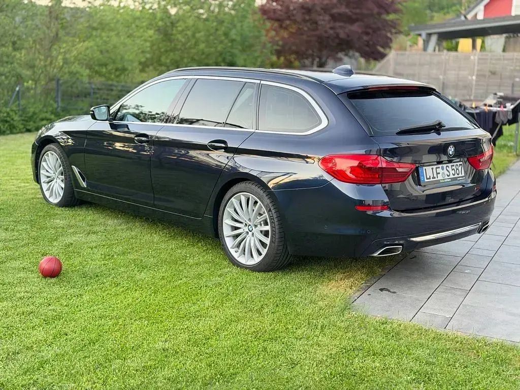 Gebraucht BMW 540 Luxury Line 320 PS (235 kW) 2019 Blau Kombi