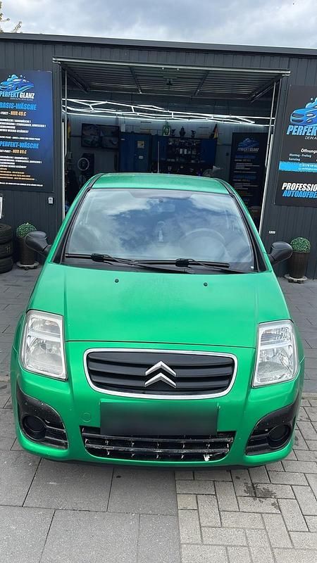 Gebraucht Citroën C2 60 PS (44 kW) 2009 Grün Kleinwagen