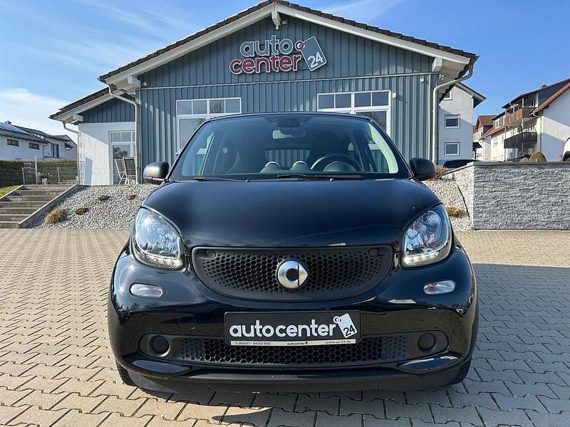 Gebraucht Smart ForFour 71 PS (52 kW) 2019 Schwarz Kleinwagen