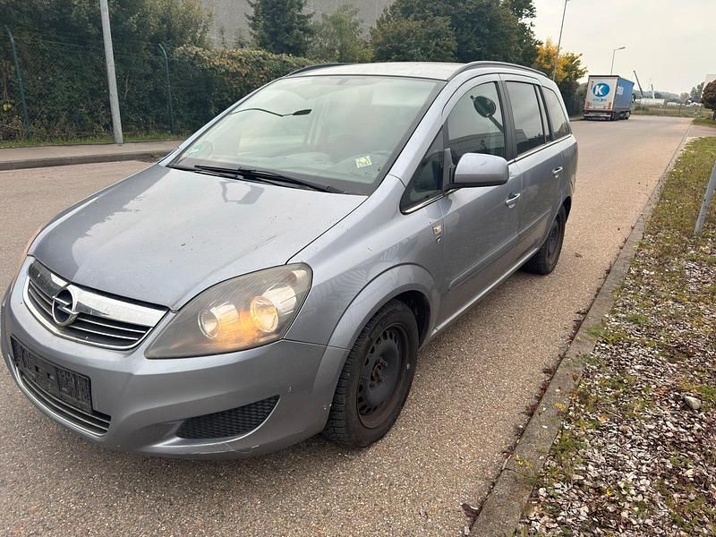 Silber Gebraucht 2010 Opel Zafira Van / Kleinbus | 1.450 € (Superpreis) - Bild 1/4