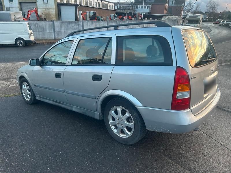 Gebraucht Opel Astra 84 PS (61 kW) 2001 Silber Kombi