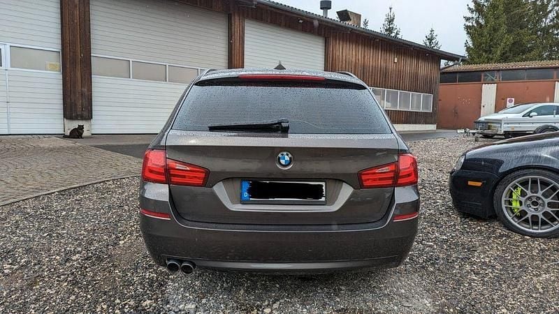 Gebraucht BMW 520 184 PS (135 kW) 2013 Braun Kombi
