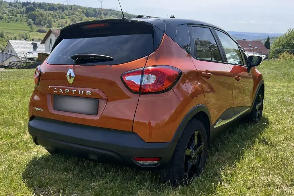 Używany Renault Captur Elysee 114 KM (83 kW) 2016 Beżowy SUV
