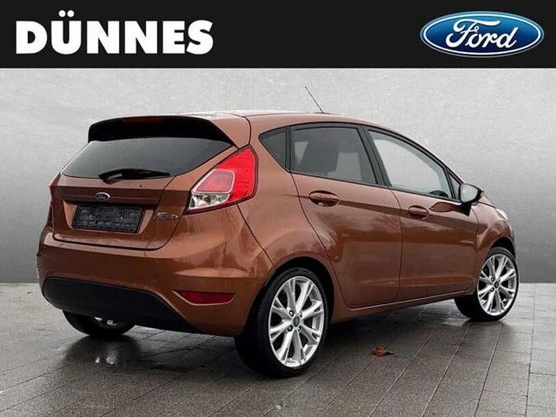 Gebraucht Ford Fiesta Titanium 101 PS (74 kW) 2014 Braun Kleinwagen
