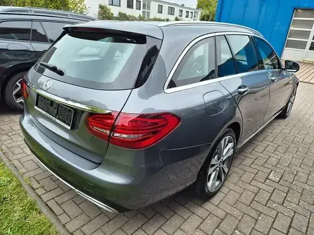 Gebraucht Mercedes C300e 272 PS (200 kW) 2020 Andere Limousine