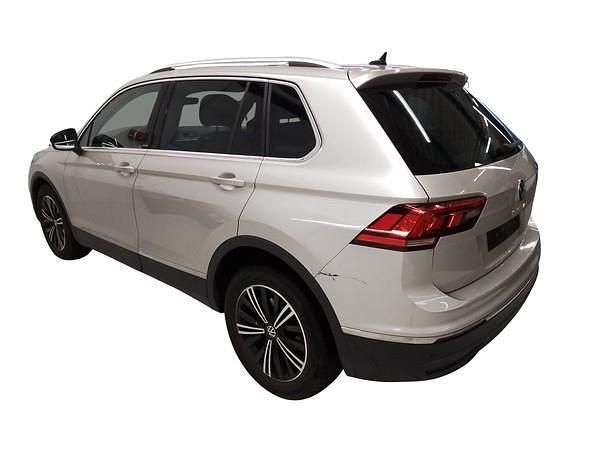 Gebraucht VW Tiguan Move 150 PS (110 kW) 2023 Ivory silver (metallic) SUV