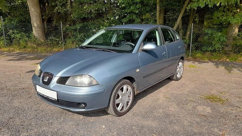 Grau Gebraucht 2006 Seat Ibiza Reference Limousine | 750 € (Superpreis) - Bild 1/4