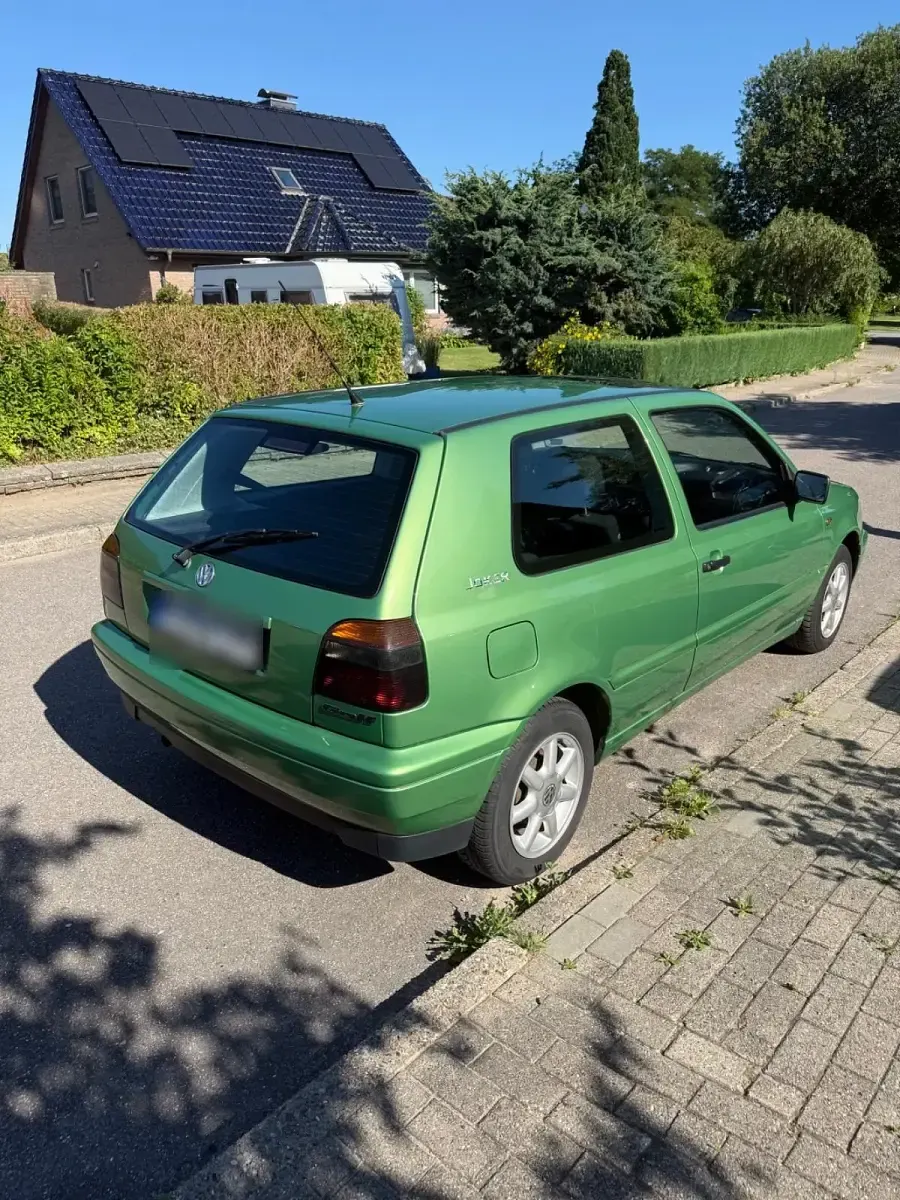 Gebraucht VW Golf III 75 PS (55 kW) 1997 Grün Kleinwagen