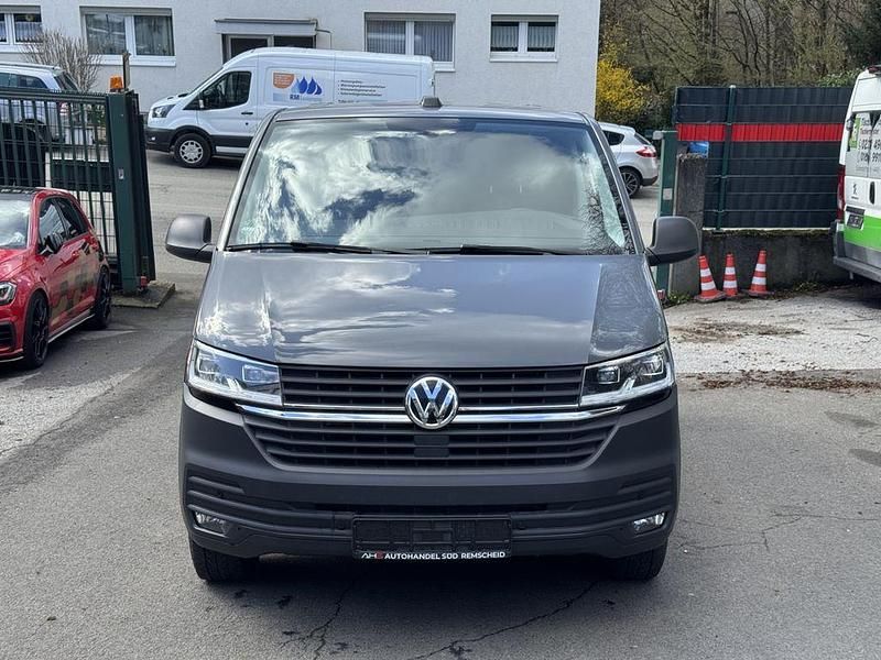 Gebraucht VW Transporter 150 PS (110 kW) 2023 Grau Van
