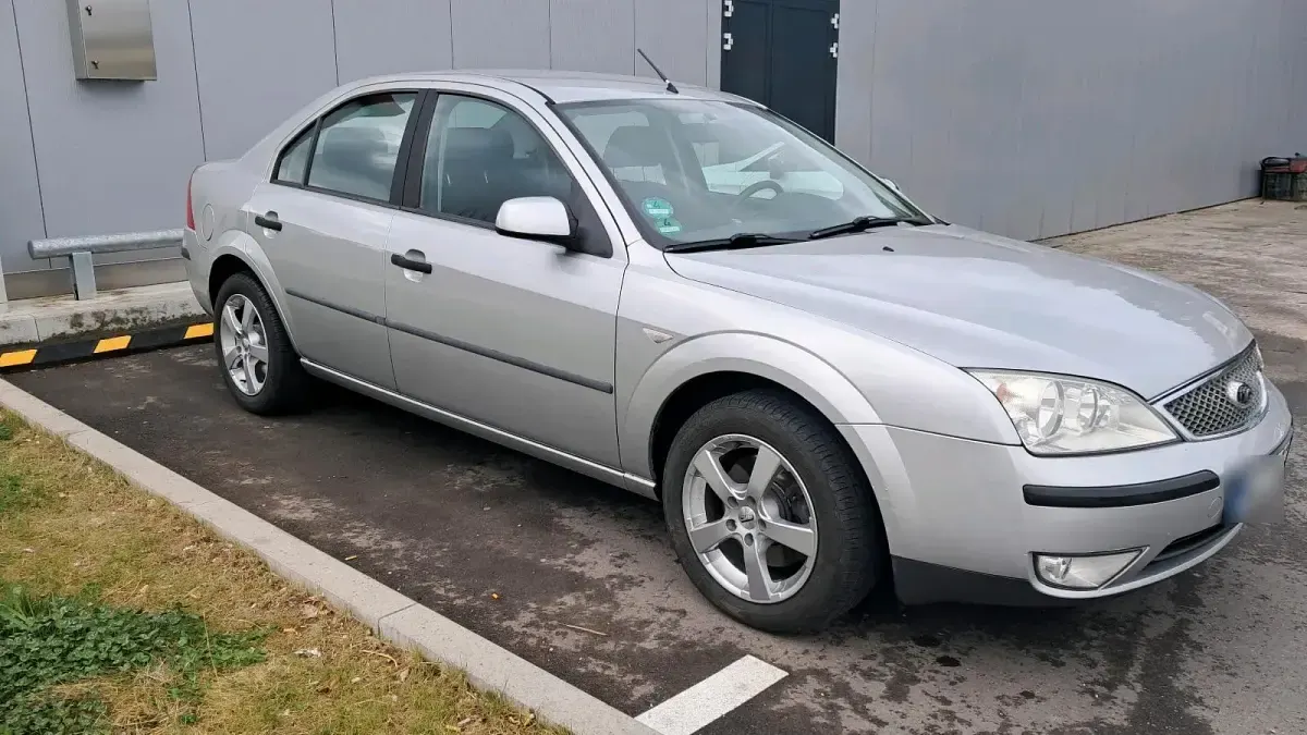 Gebraucht Ford Mondeo 110 PS (80 kW) 2005 Silber Limousine
