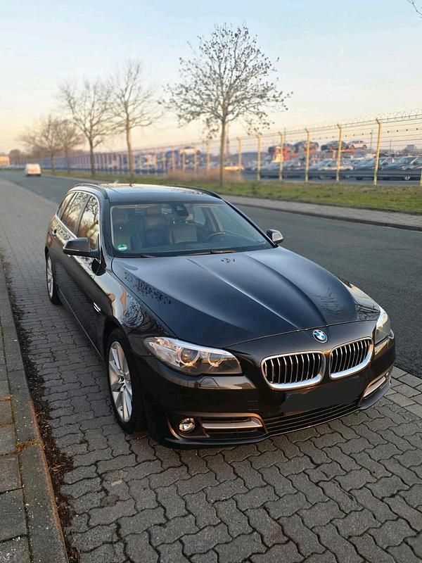 Gebraucht BMW 520 190 PS (139 kW) 2016 Braun Limousine