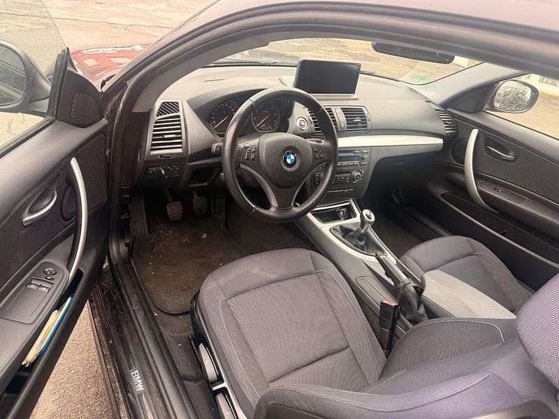 Gebraucht BMW 120 Cabriolet 170 PS (125 kW) 2010 Schwarz Cabrio