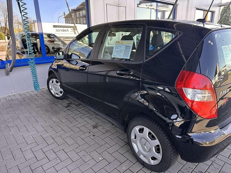 Gebraucht Mercedes A160 95 PS (69 kW) 2010 Schwarz Kleinwagen