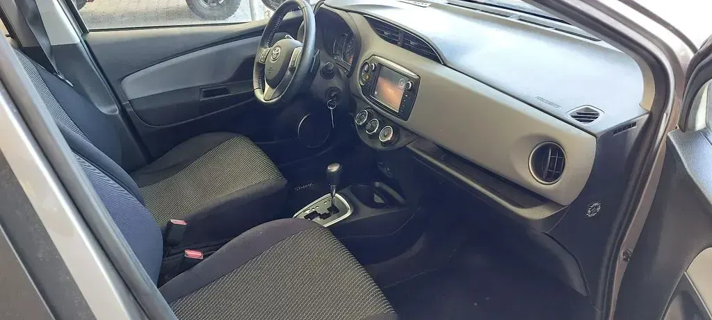 Gebraucht Toyota Yaris Edition-S 99 PS (72 kW) 2016 Grau Limousine