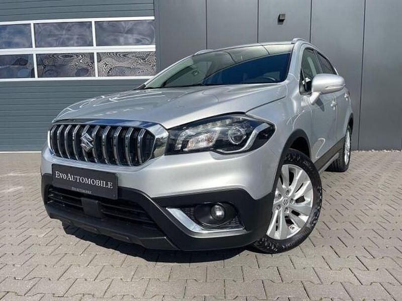 Andere Gebraucht 2016 Suzuki SX4 S-Cross Club SUV | 9.900 € (Fairer Preis) - Bild 1/4