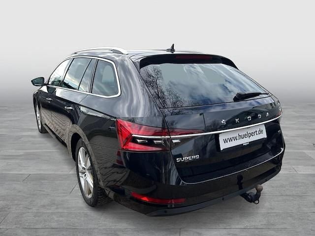 Gebraucht Skoda Superb 218 PS (160 kW) 2023 Blackmagic perleffekt Kombi