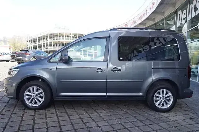 Używany VW Caddy 102 KM (75 kW) 2019 Srebrny Minivan