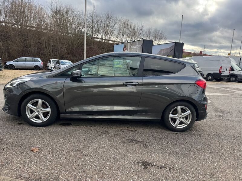 Gebraucht Ford Fiesta ST-Line 101 PS (74 kW) 2018 Grau Kleinwagen