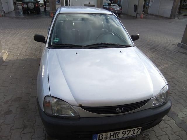Gebraucht Daihatsu Charade 60 PS (44 kW) 1999 Silber Kleinwagen