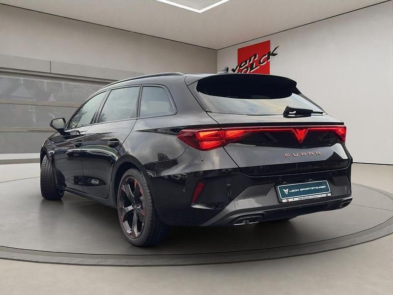 Gebraucht Cupra Leon 150 PS (110 kW) 2024 Midnight schwarz Kombi