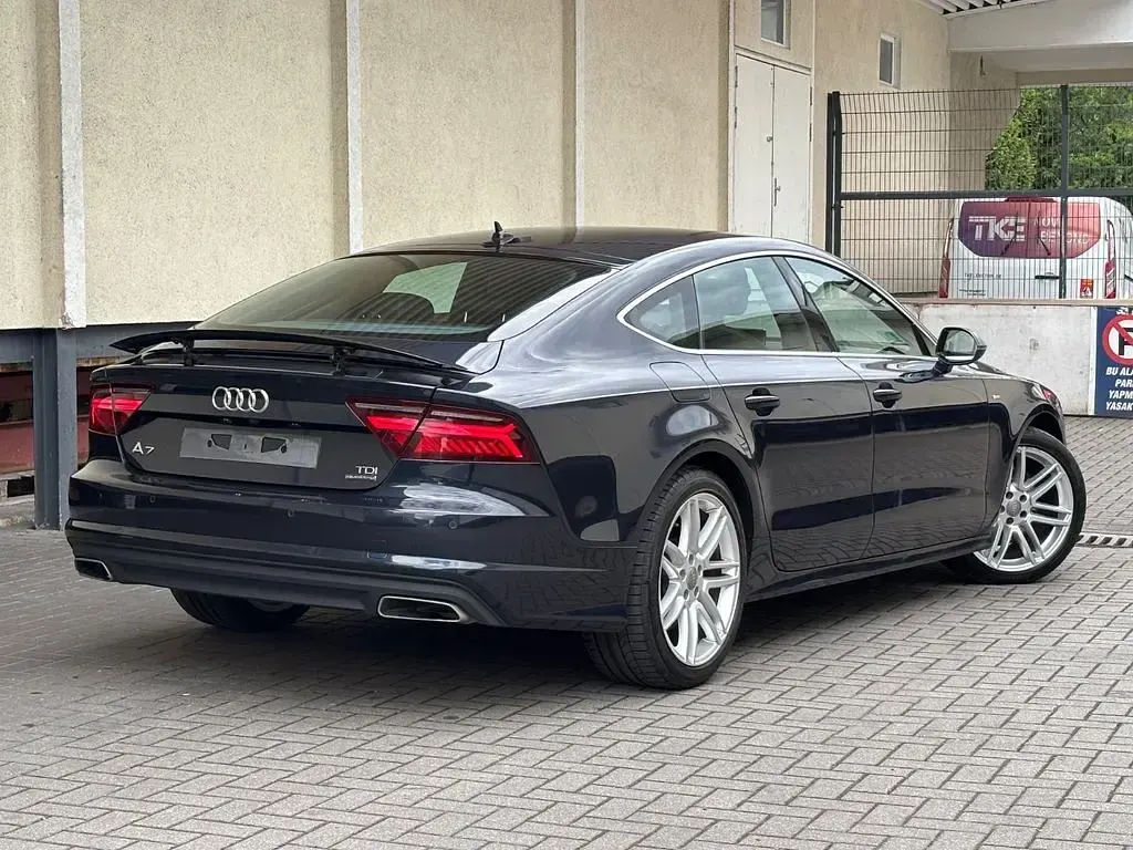 Gebraucht Audi A7 S-Line 272 PS (200 kW) 2016 Blau Kleinwagen
