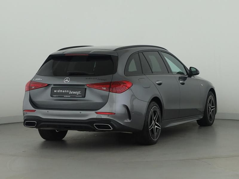 Gebraucht Mercedes C300e Night 313 PS (230 kW) 2025 Metalliclack selenitgrau Kombi