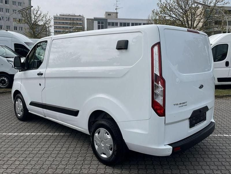 Gebraucht Ford Transit Custom 131 PS (96 kW) 2022 Weiß Van / Kleinbus