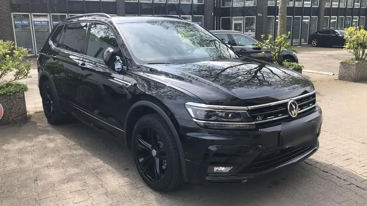 Gebraucht VW Tiguan Allspace R-line 239 PS (175 kW) 2020 Schwarz SUV