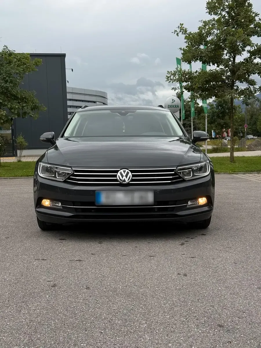 Gebraucht VW Passat 150 PS (110 kW) 2018 Grau Kombi