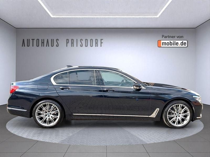 Gebraucht BMW 750 449 PS (330 kW) 2016 Schwarz Limousine