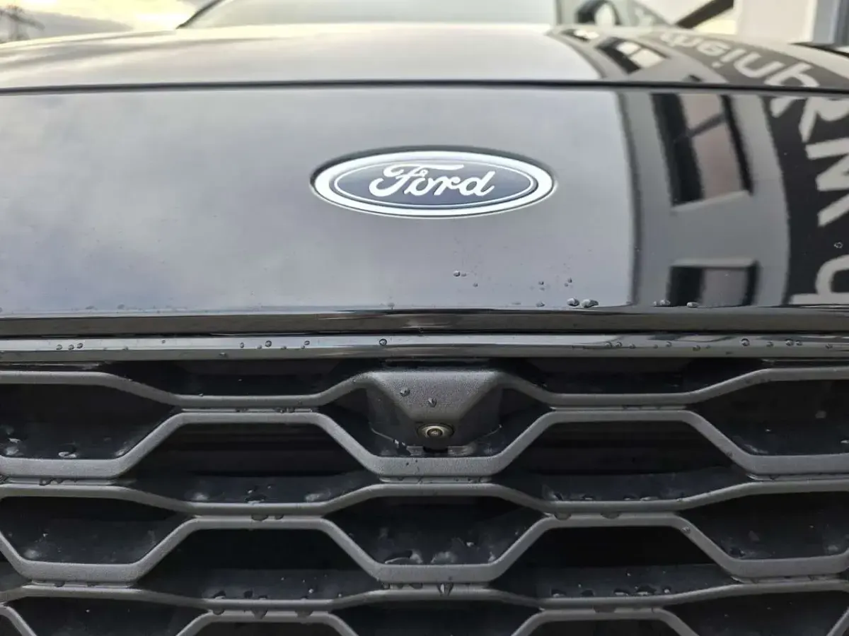 Gebraucht Ford Kuga ST-Line X 224 PS (164 kW) 2024 Obsidianschwarz metallic SUV