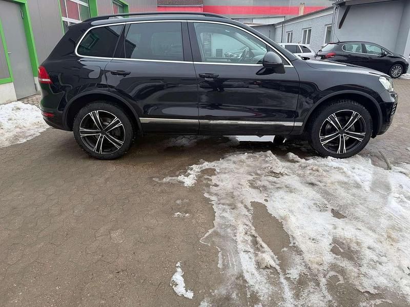 Gebraucht VW Touareg 245 PS (180 kW) 2014 Deep black perleffekt SUV