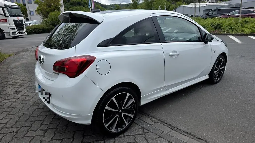 Usado Opel Corsa Color Edition 101 HP (74 kW) 2017 Branco Citadino